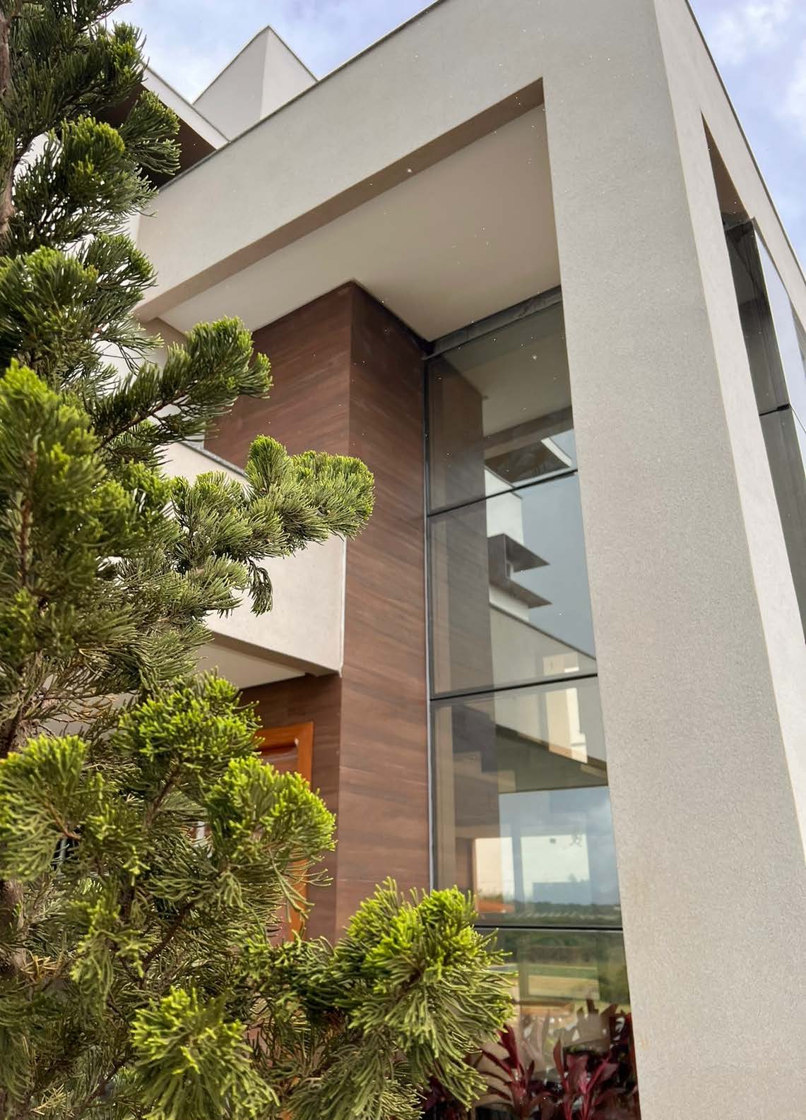 Fachada contemporânea da Casa Amary