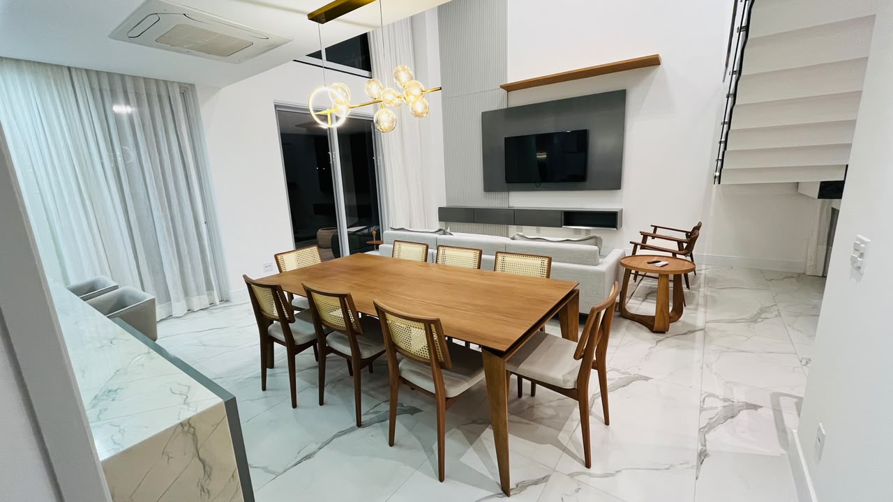 Sala de jantar integrada à cozinha